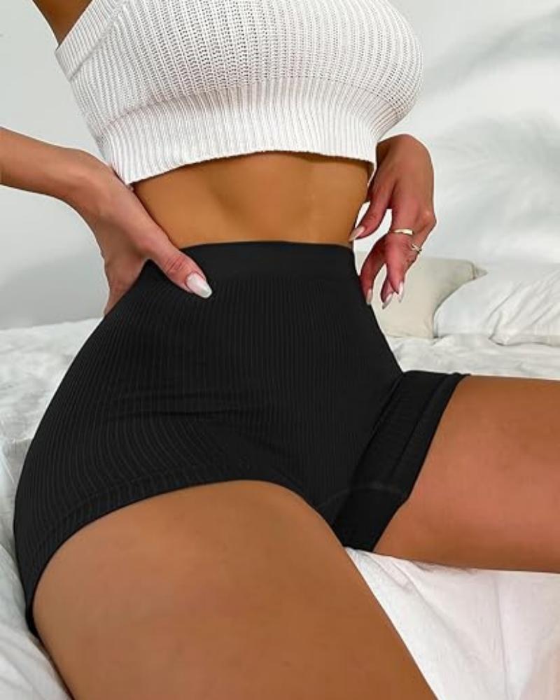 Pantaloni corti aderenti a righe