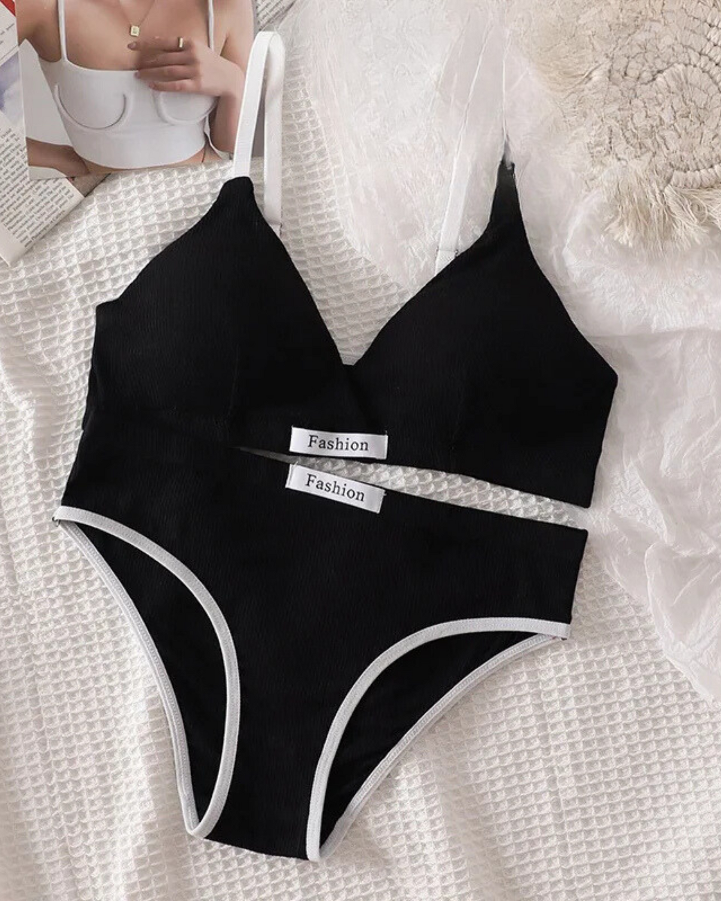 Completo di lingerie comodo in materiale a coste