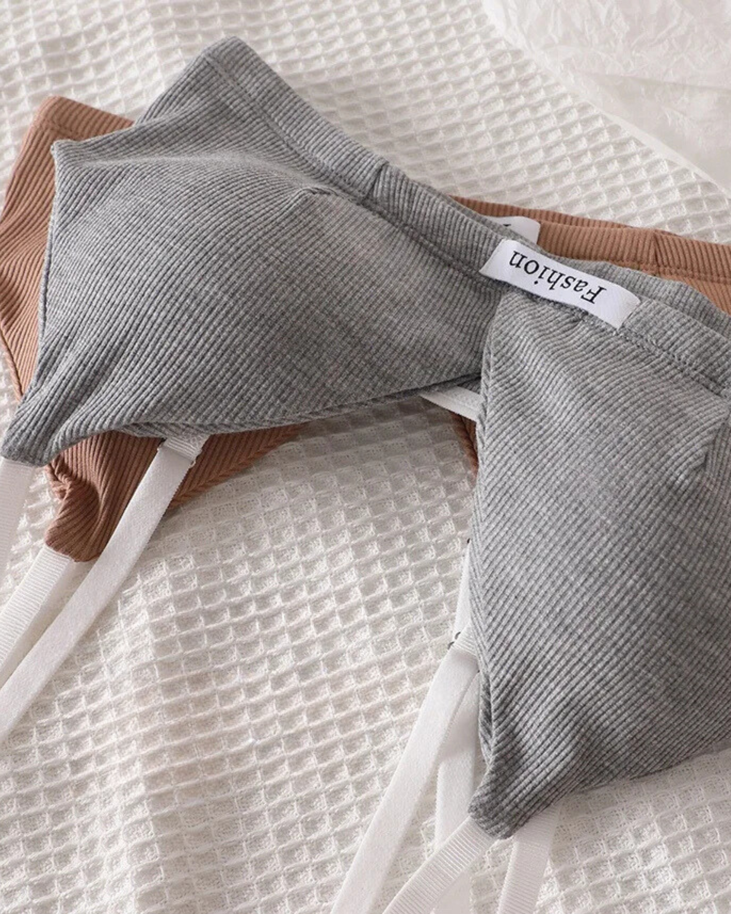 Completo di lingerie comodo in materiale a coste