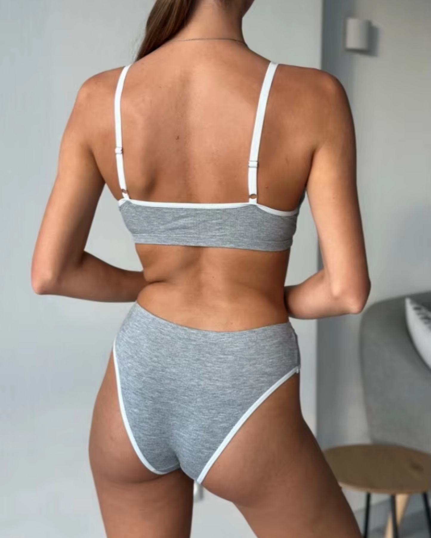 Completo di lingerie comodo in materiale a coste