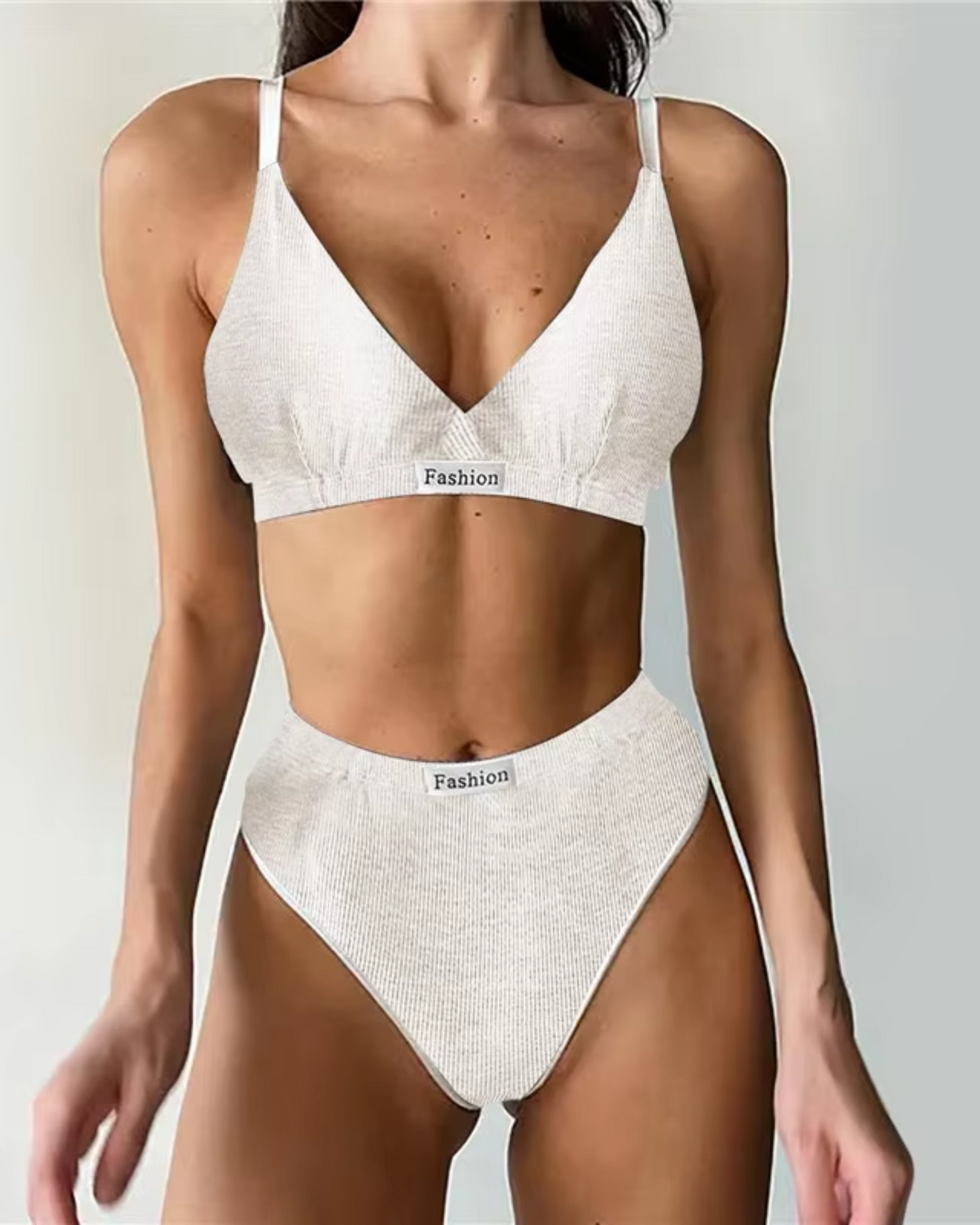 Completo di lingerie comodo in materiale a coste