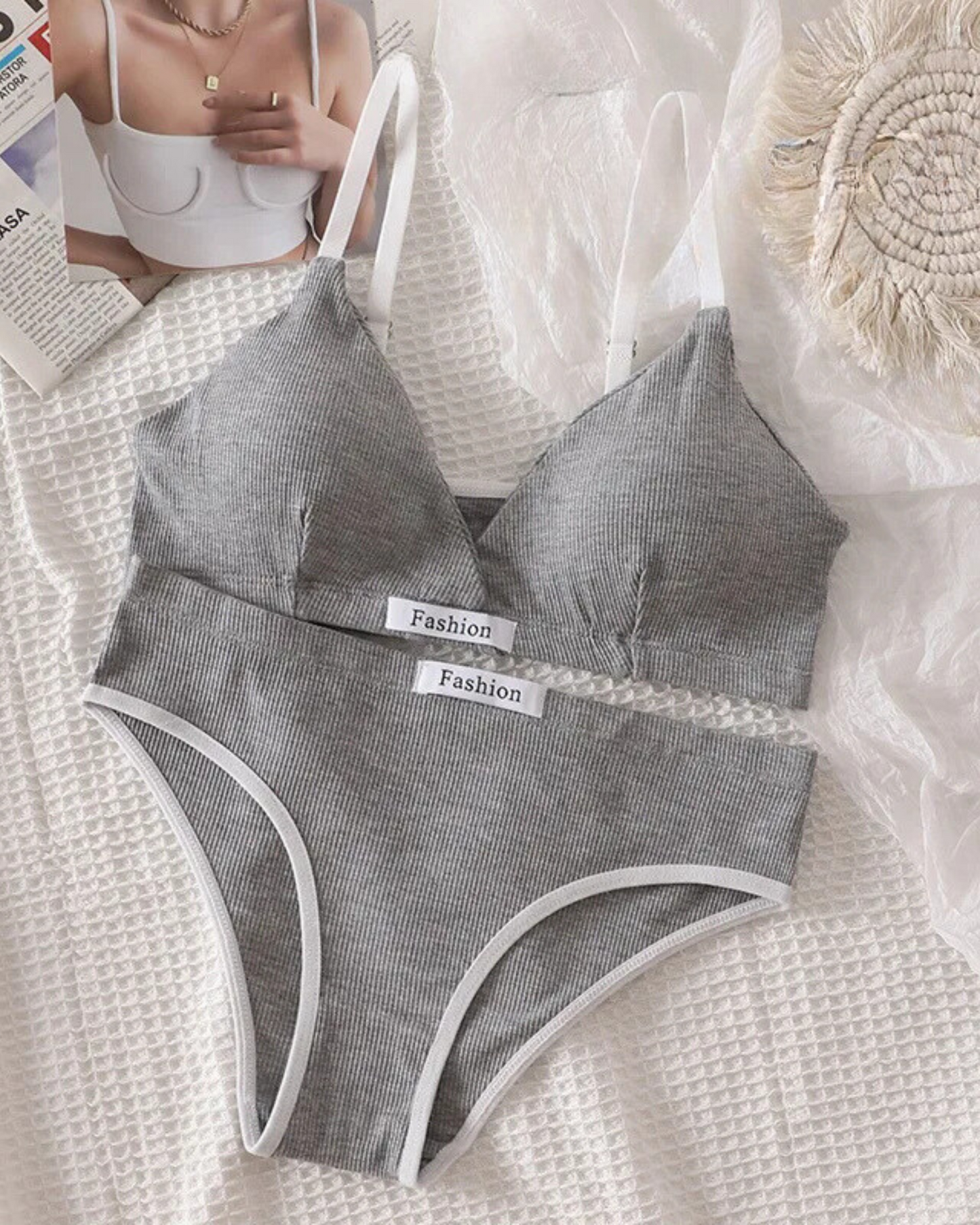 Completo di lingerie comodo in materiale a coste