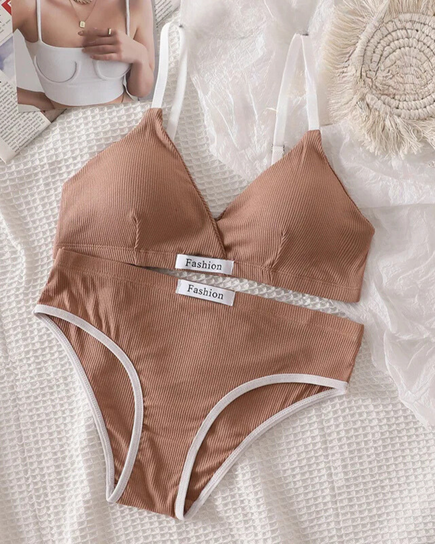 Completo di lingerie comodo in materiale a coste