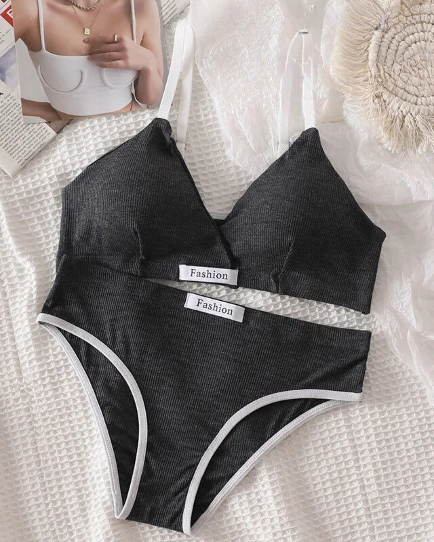 Completo di lingerie comodo in materiale a coste