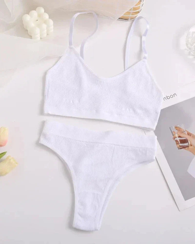 Completo di lingerie comodo in materiale a coste