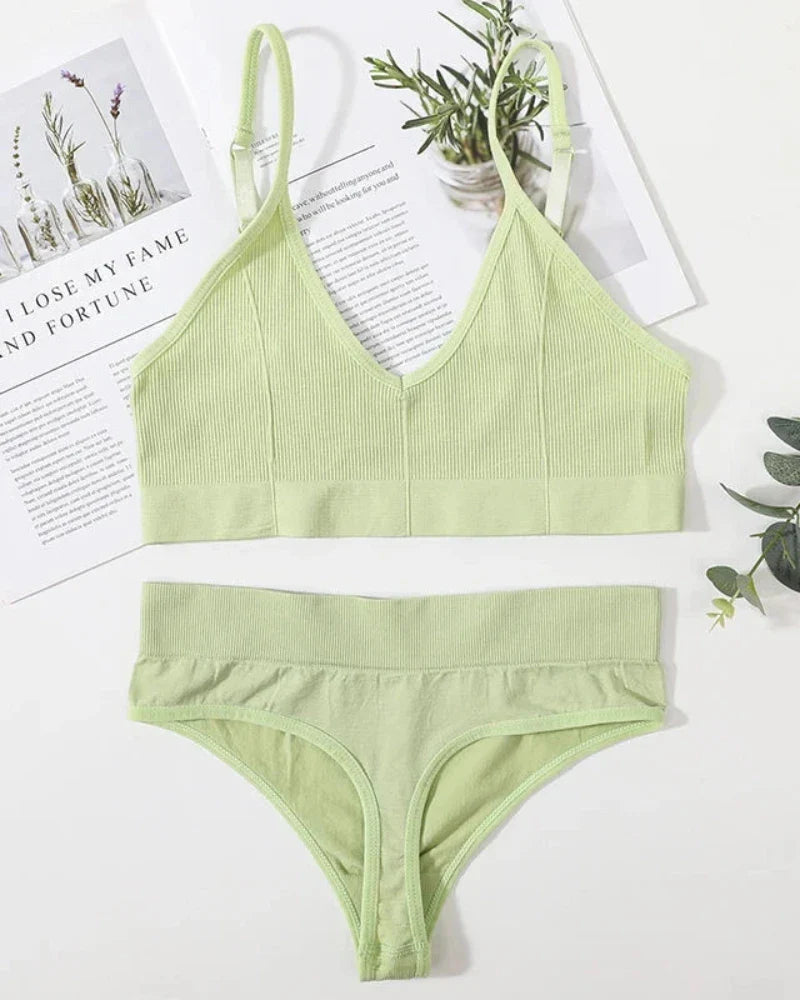 Completo di lingerie comodo a righe