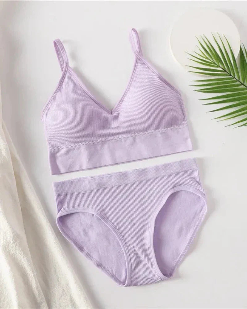 Completo di lingerie a righe classico