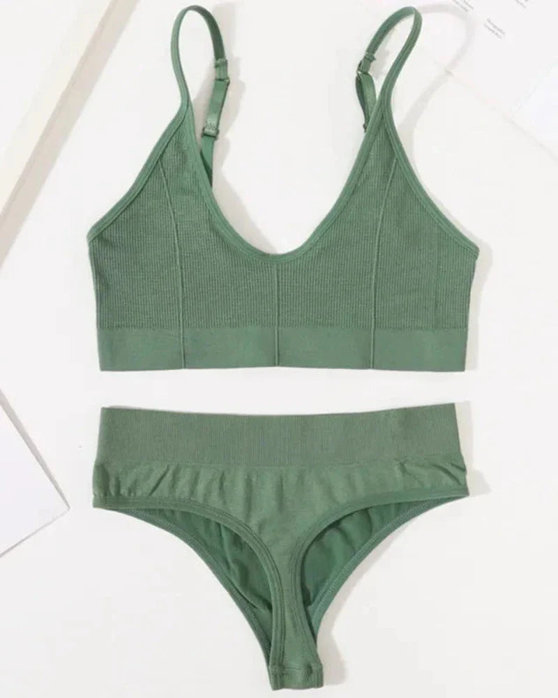 Completo di lingerie comodo a righe