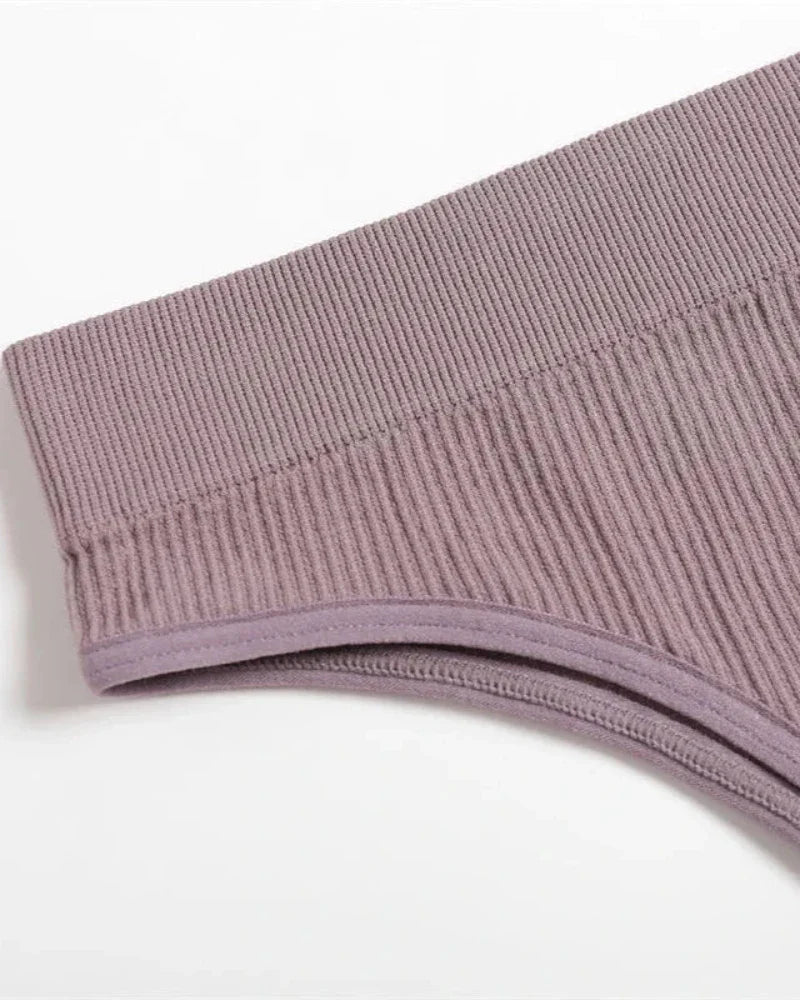 Completo di lingerie comodo in materiale a coste