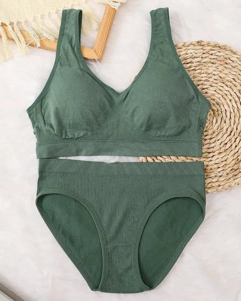 Completo intimo classico e comodo