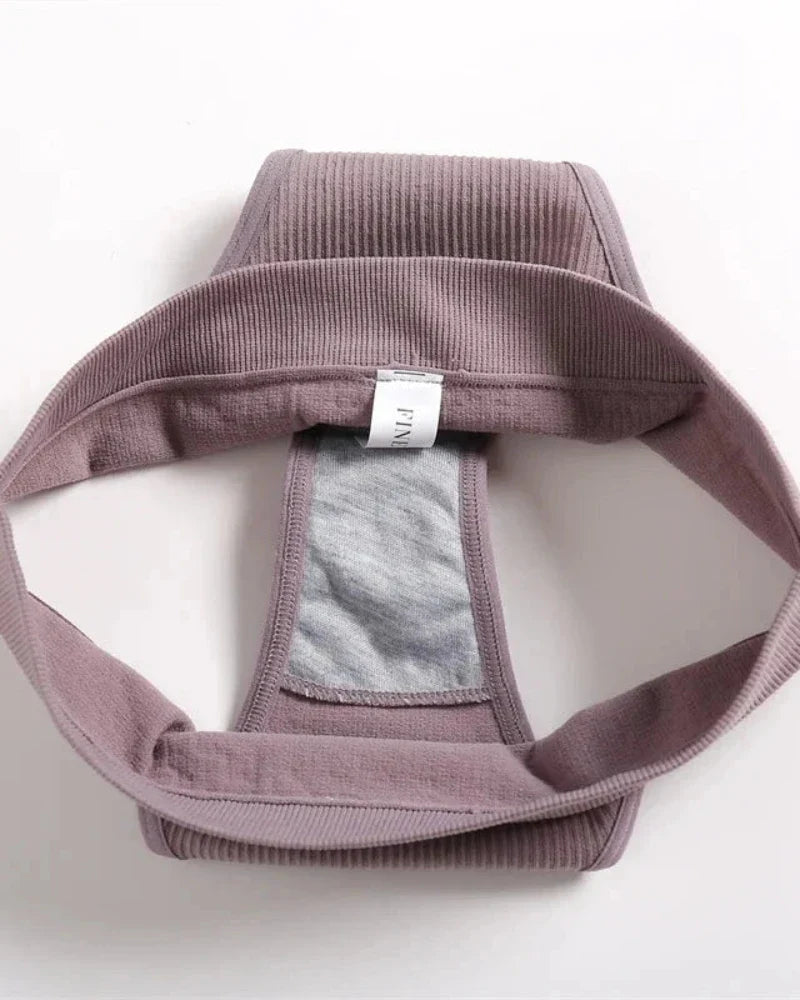 Completo di lingerie comodo in materiale a coste