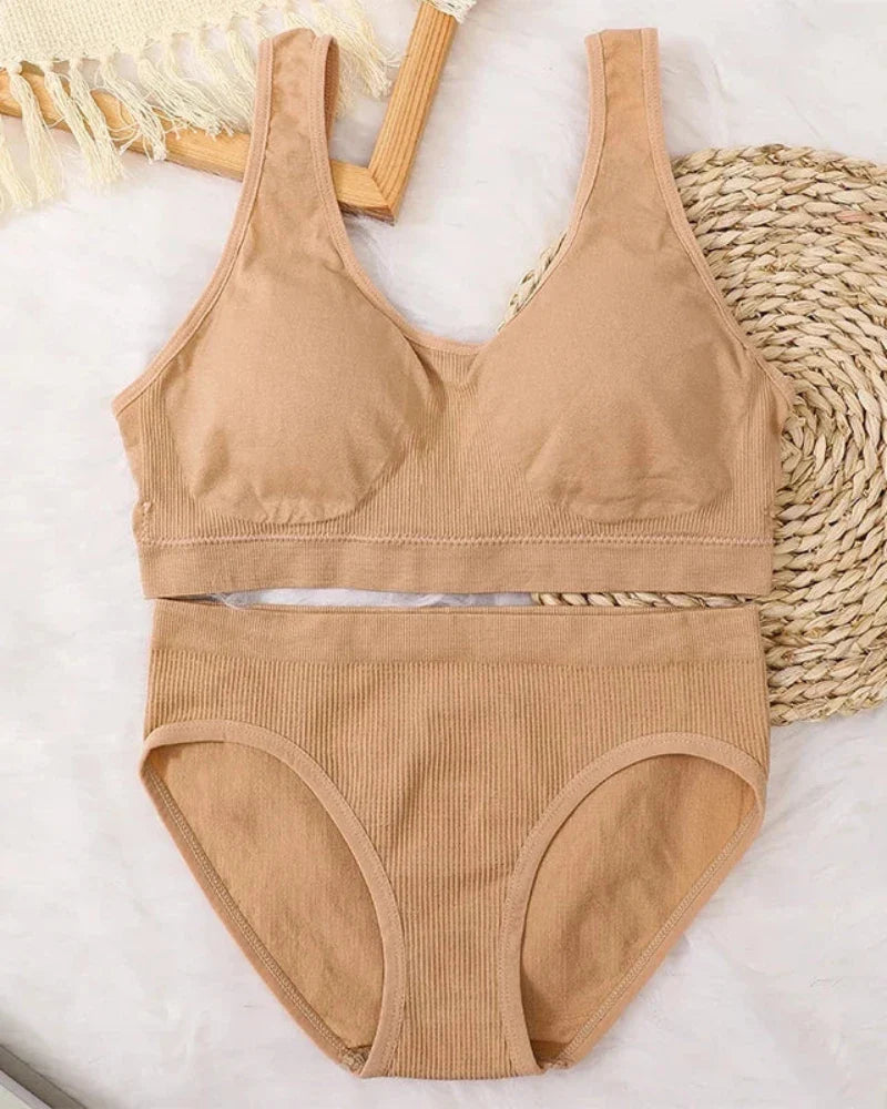 Completo intimo classico e comodo