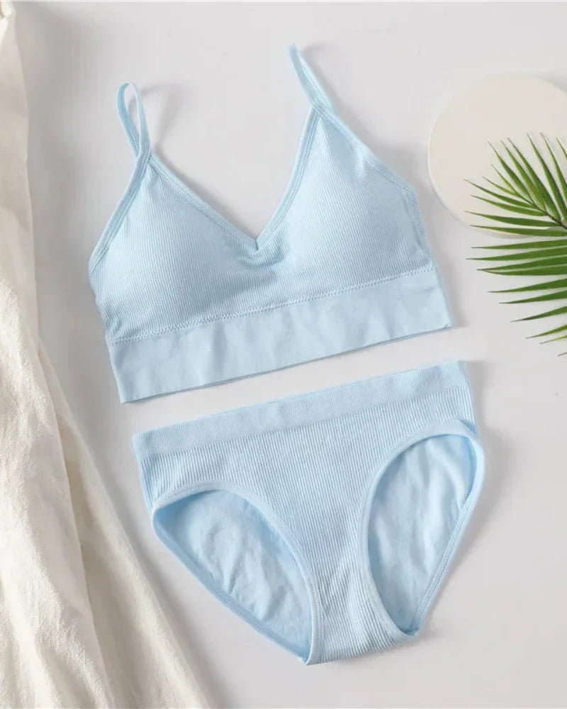 Completo di lingerie a righe classico