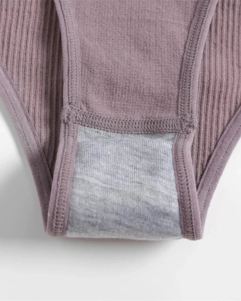 Completo di lingerie comodo in materiale a coste