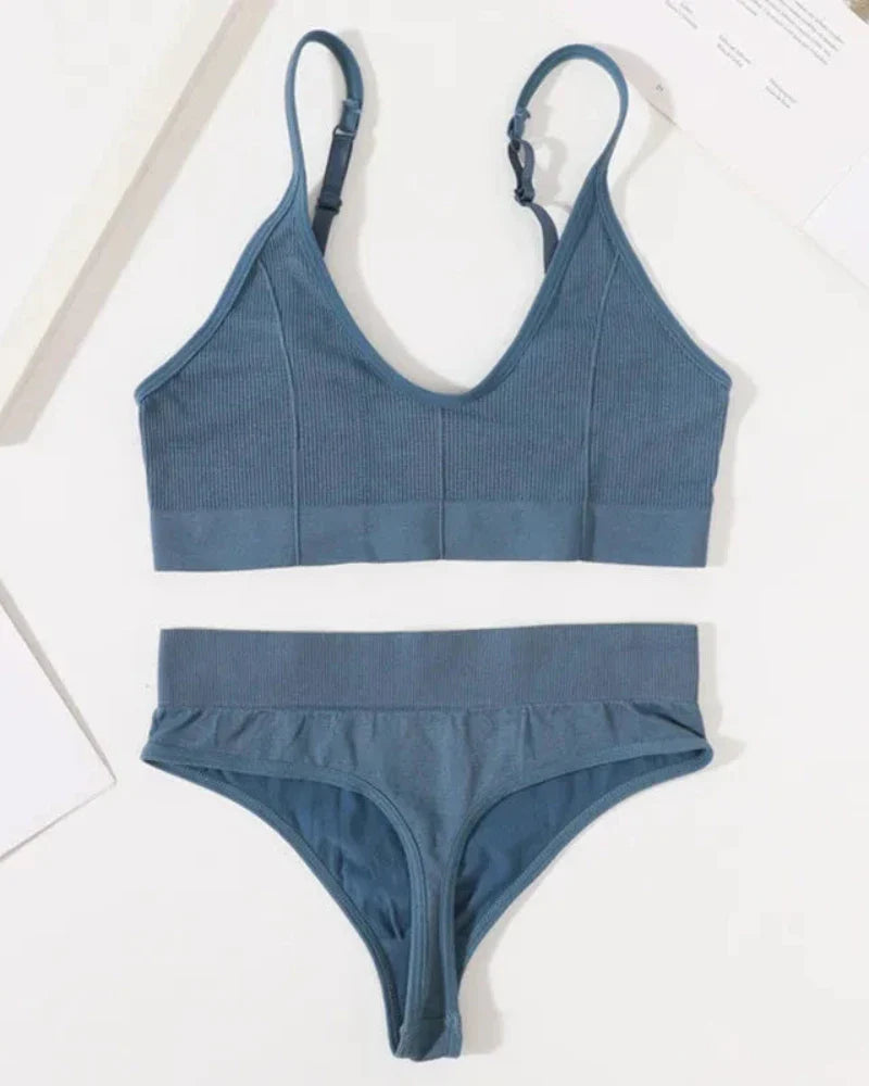 Completo di lingerie comodo a righe