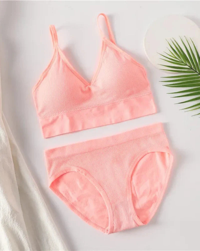 Completo di lingerie a righe classico