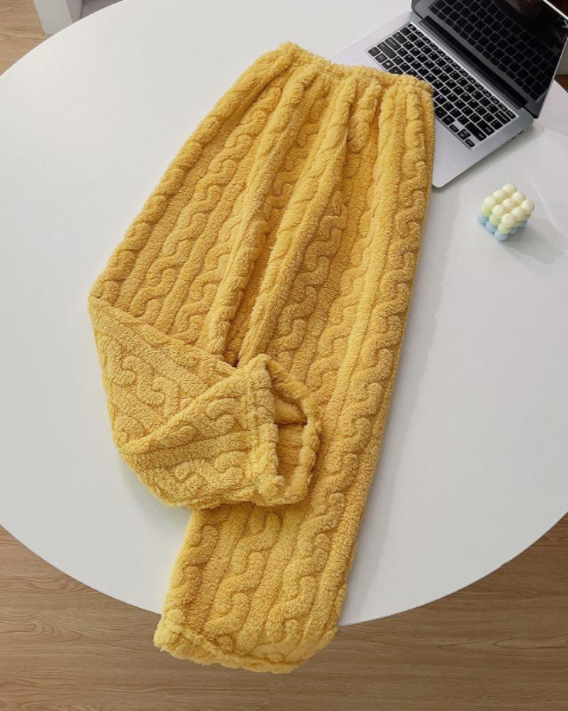 Pantaloni morbidi e pelosi con gambe lunghe