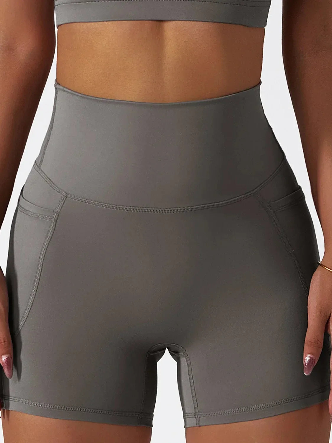 Pantaloni sportivi corti