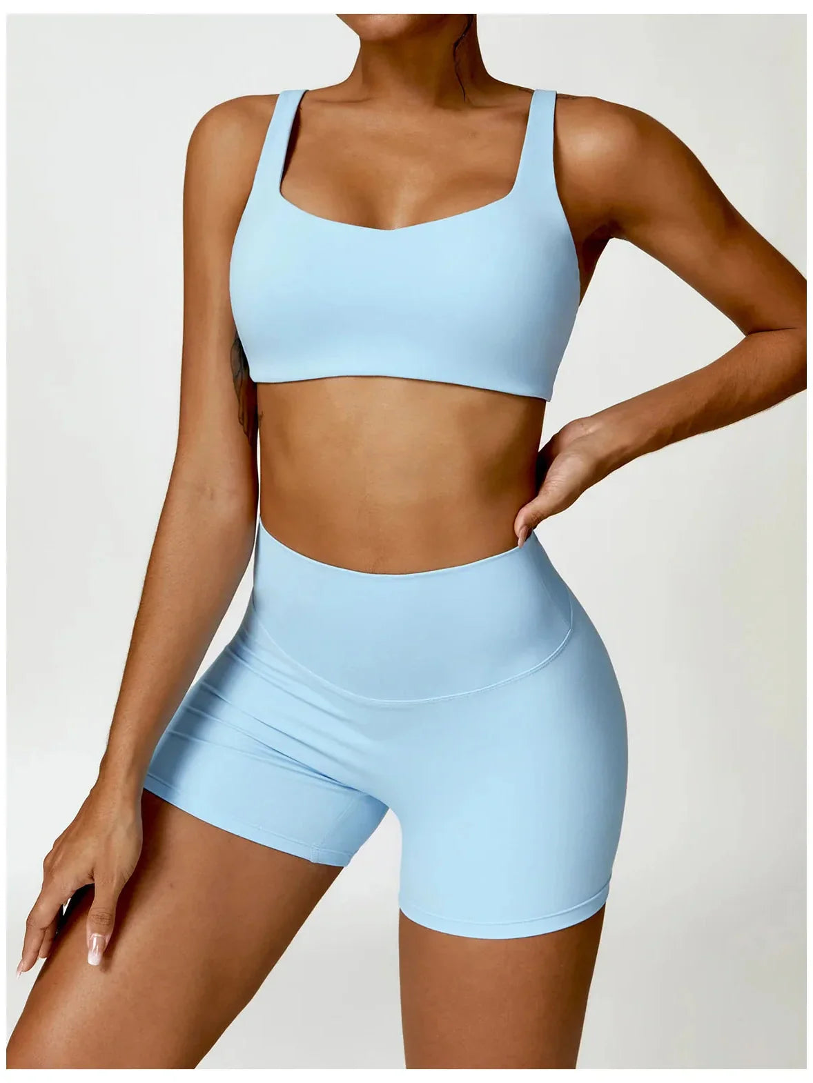 Pantaloni sportivi corti