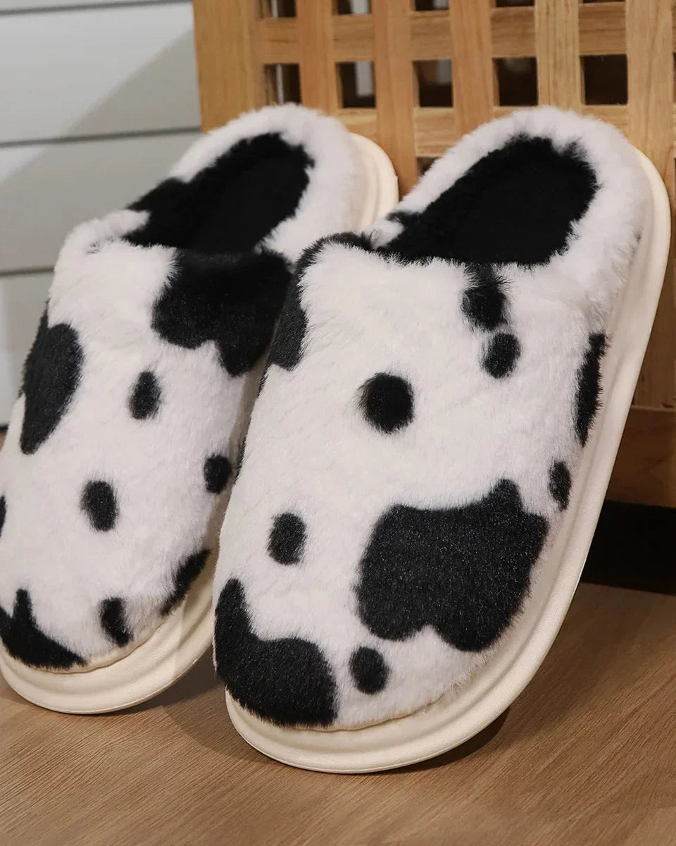 Pantofole pelose a macchie di mucca