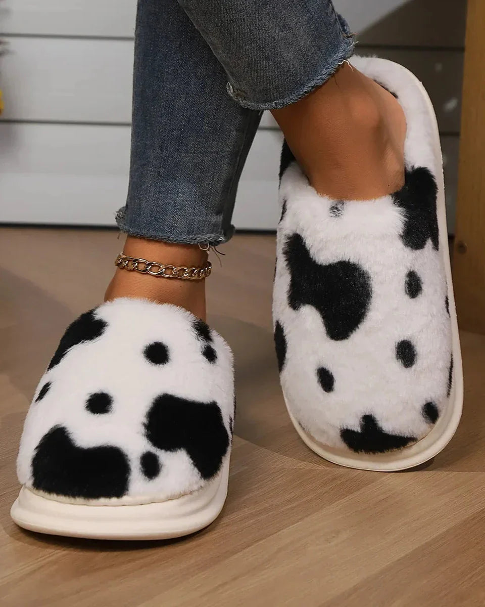 Pantofole pelose a macchie di mucca