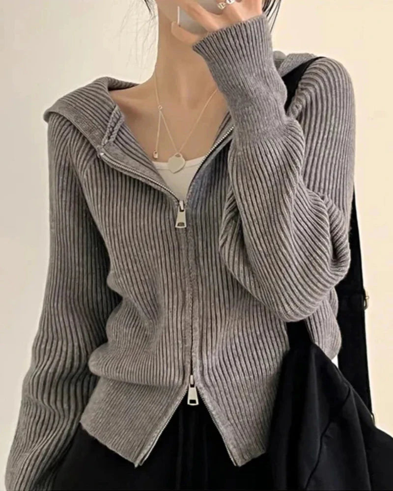 Felpa morbida con zip e cappuccio a coste
