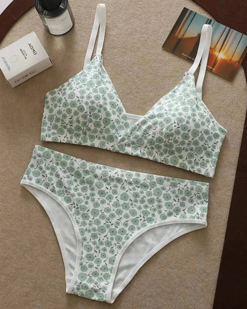 Completo di lingerie comodo con fiori