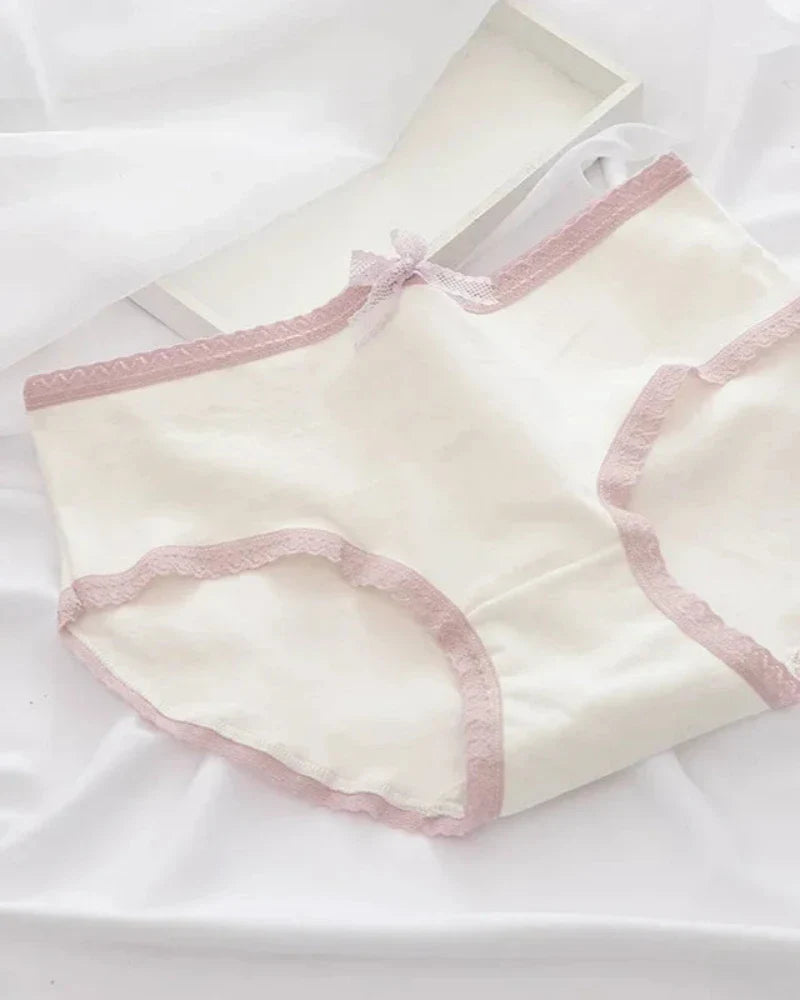 Mutandine classiche con fiocco e pizzo