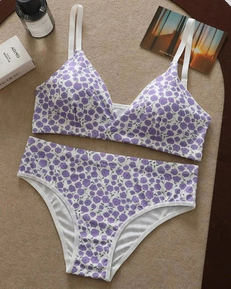 Completo di lingerie comodo con fiori