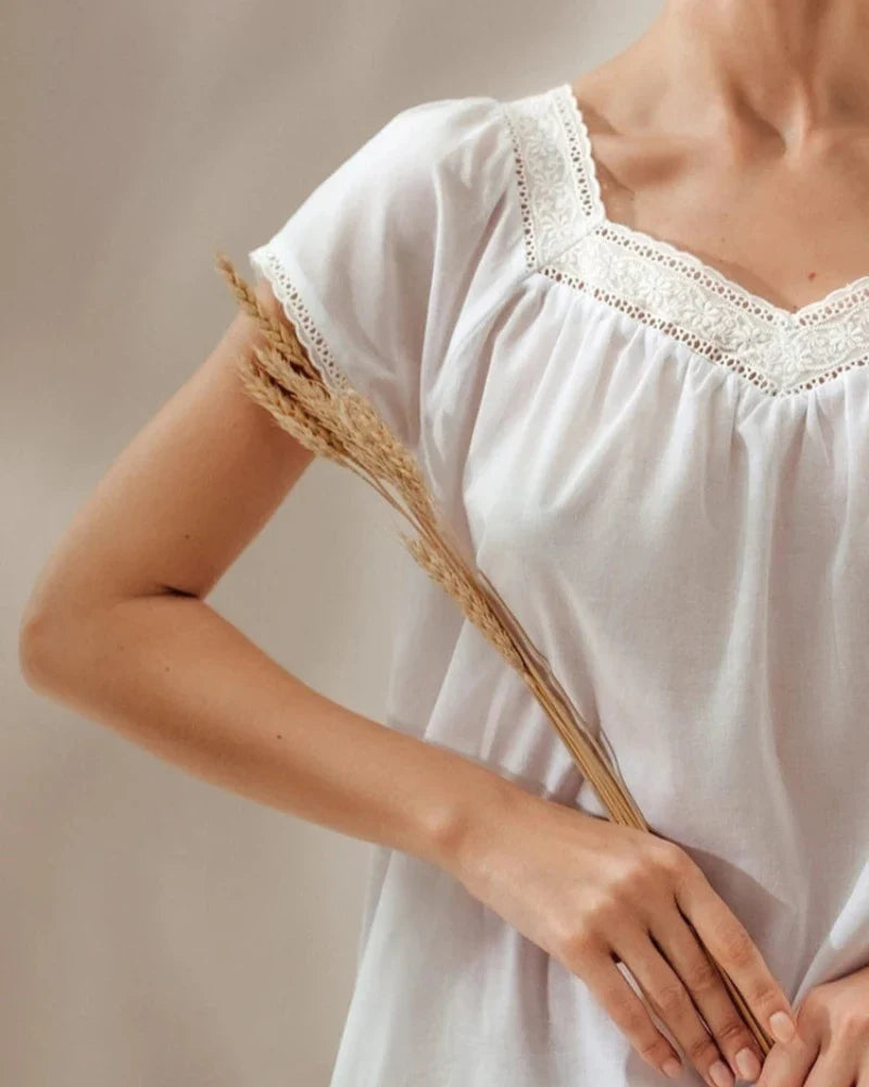 Camicia da notte semplice con maniche corte