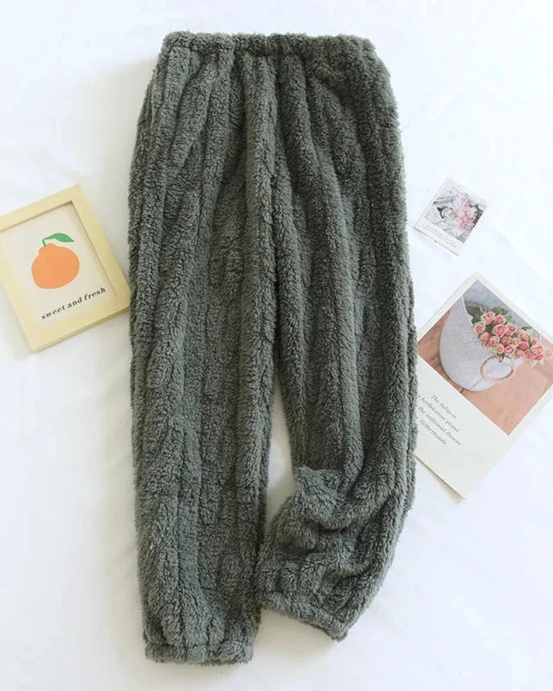 Pantaloni morbidi e pelosi con gambe lunghe