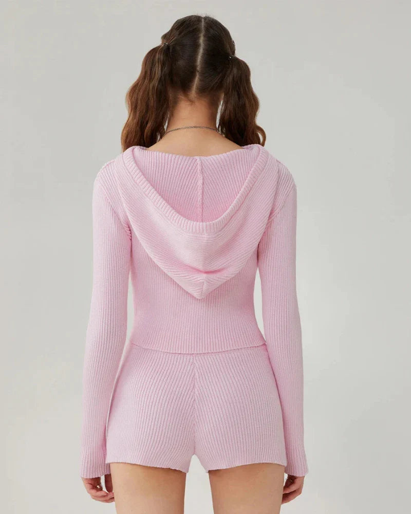 Completo corto in maglia per la casa con cappuccio