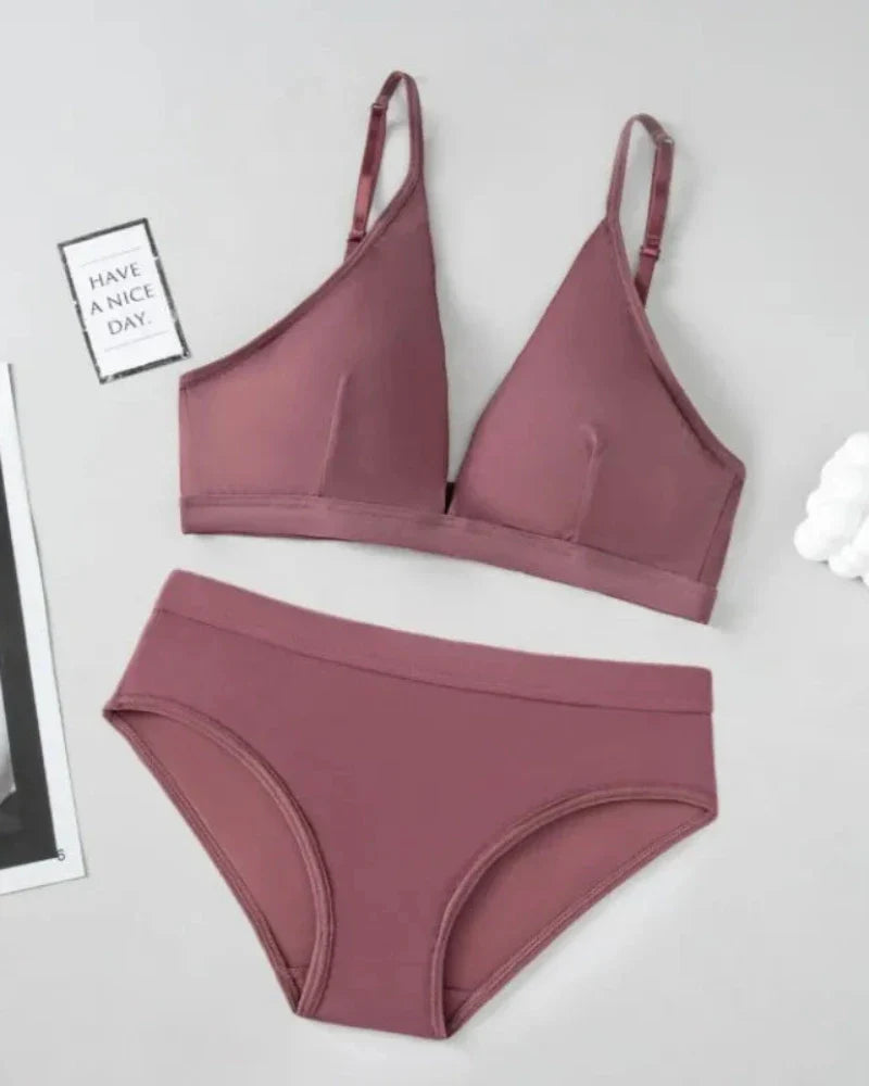 Completo di lingerie morbido con slip