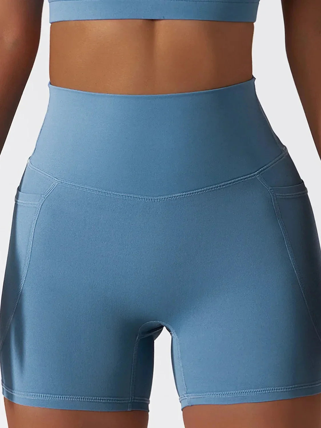 Pantaloni sportivi corti