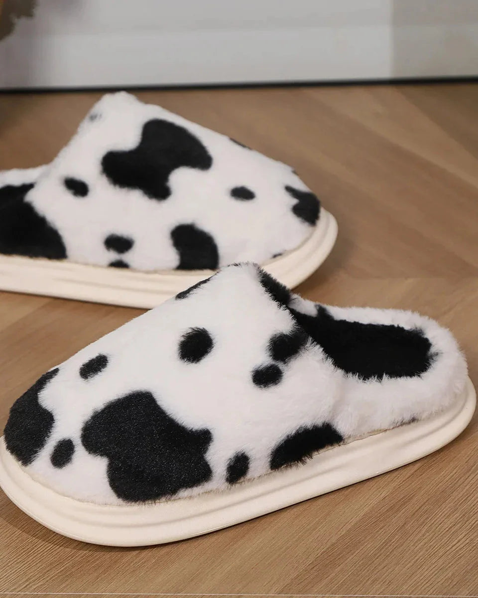 Pantofole pelose a macchie di mucca