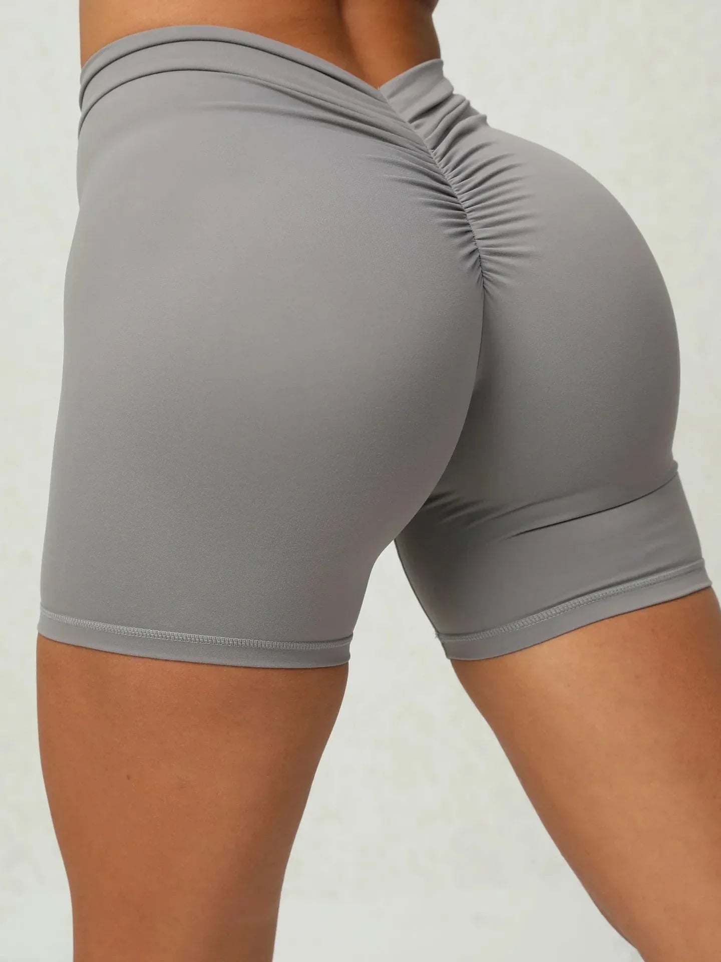 Pantaloni sportivi corti