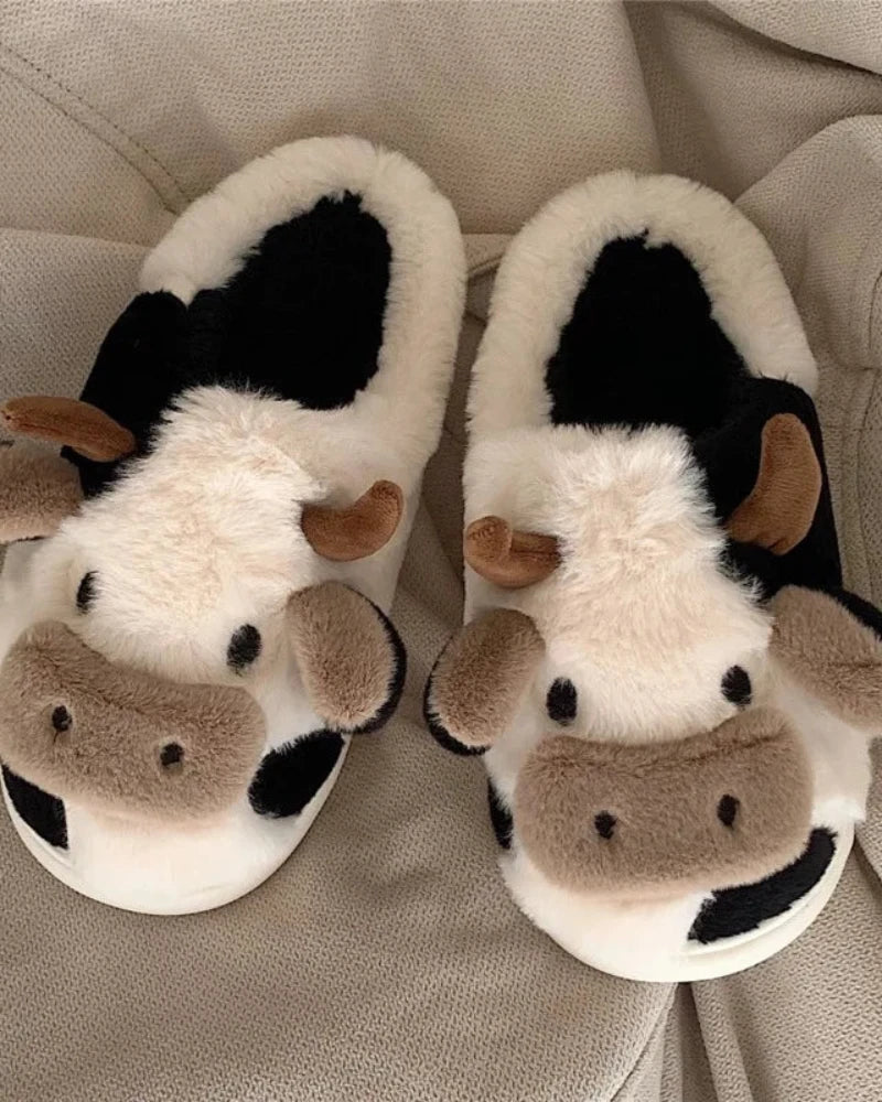 Pantofole pelose a forma di mucca