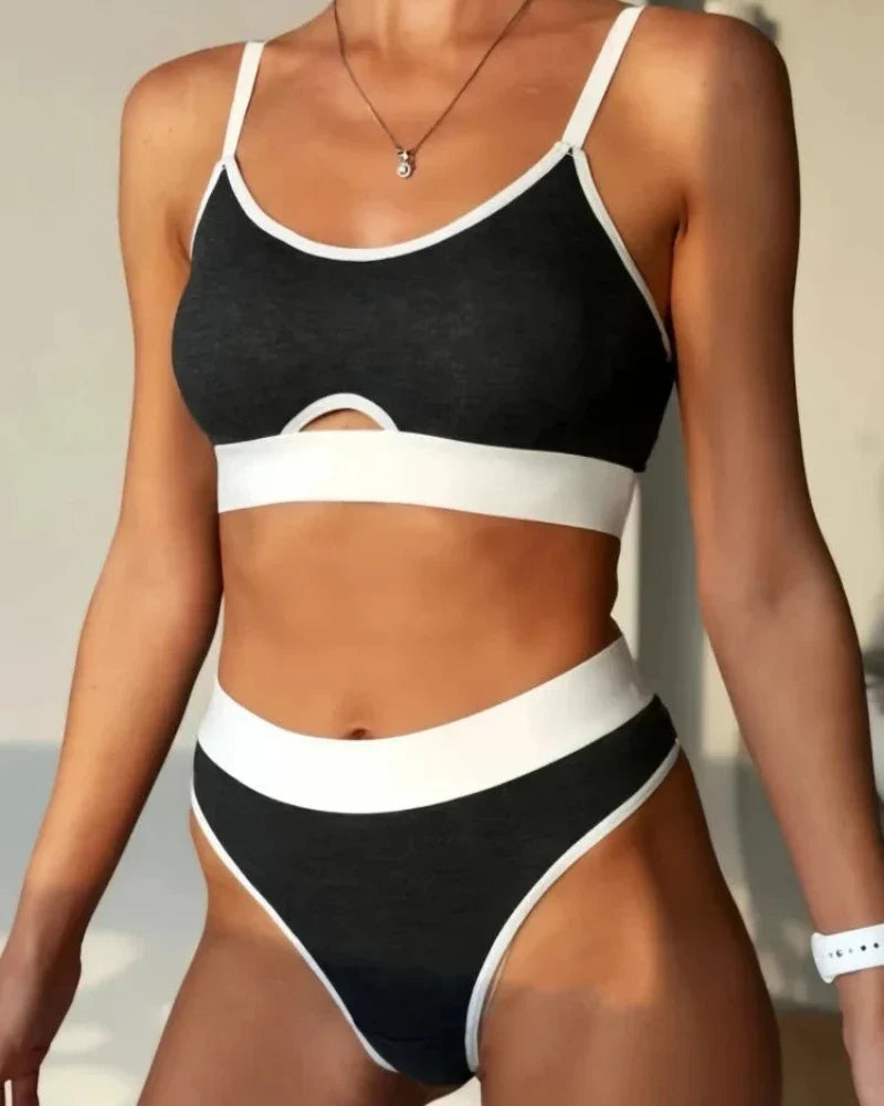 Completo di lingerie a righe con cuciture a contrasto