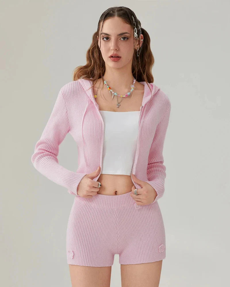 Completo corto in maglia per la casa con cappuccio