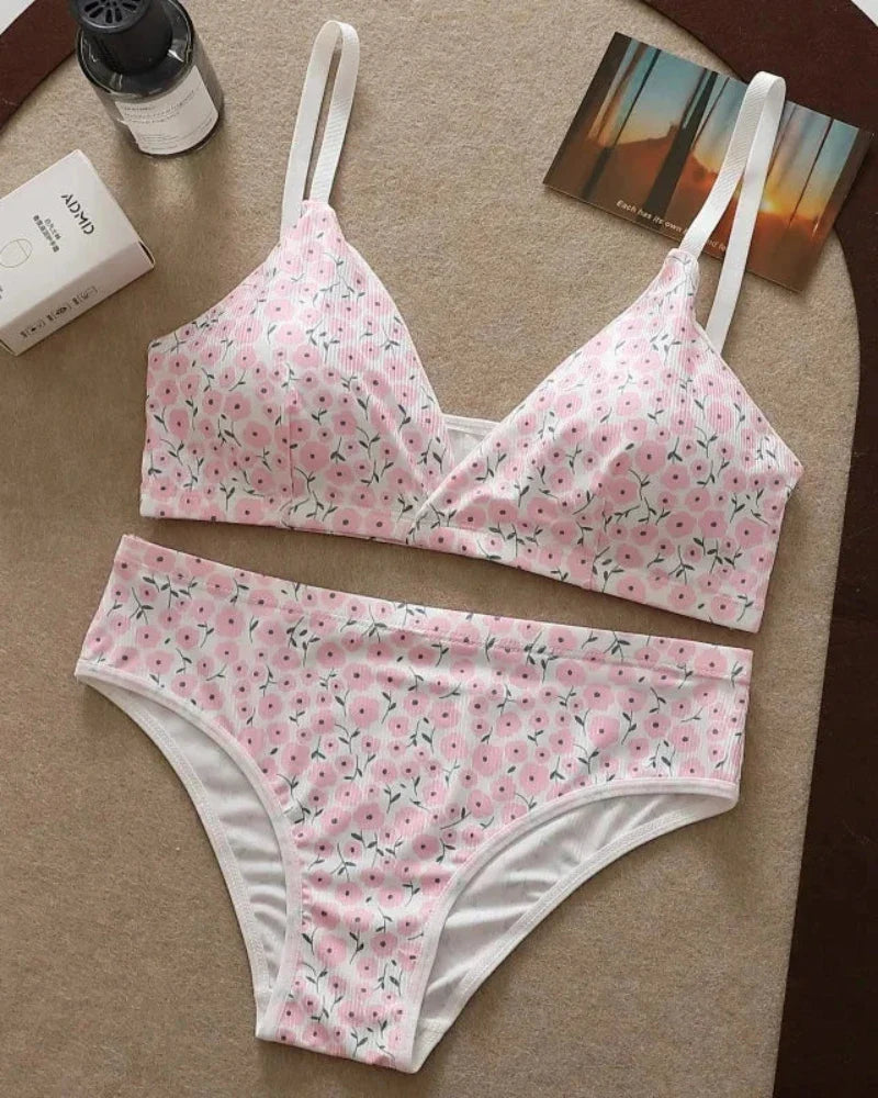 Completo di lingerie comodo con fiori
