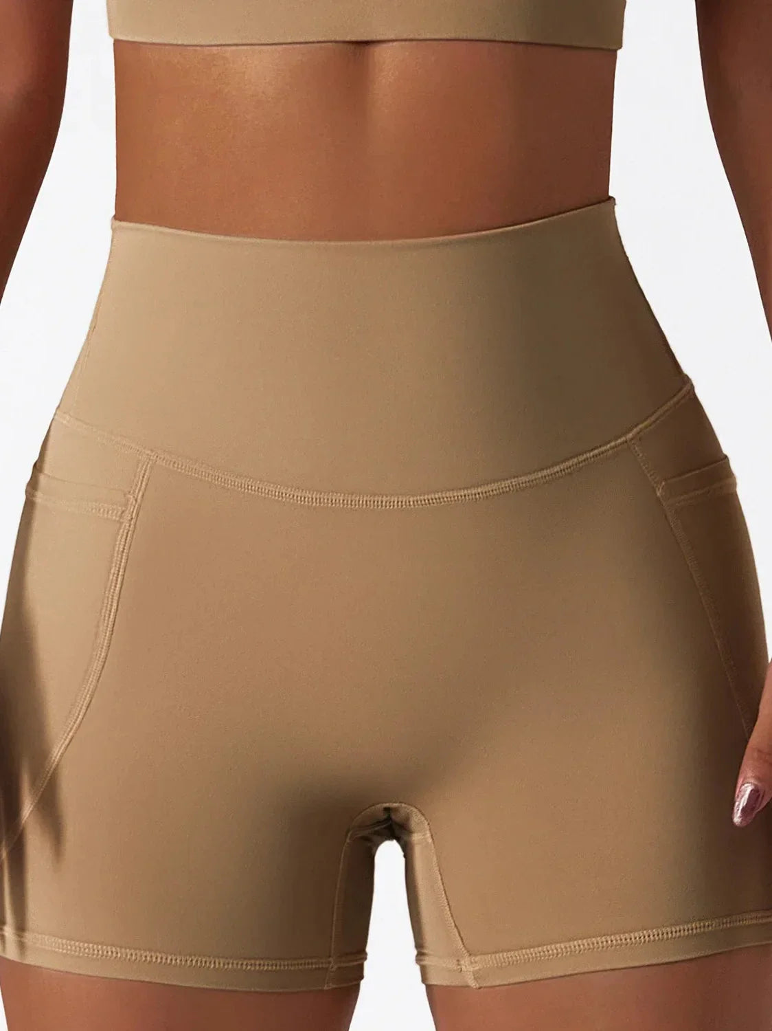 Pantaloni sportivi corti