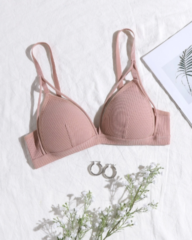 Completo di lingerie a righe con fasce decorative