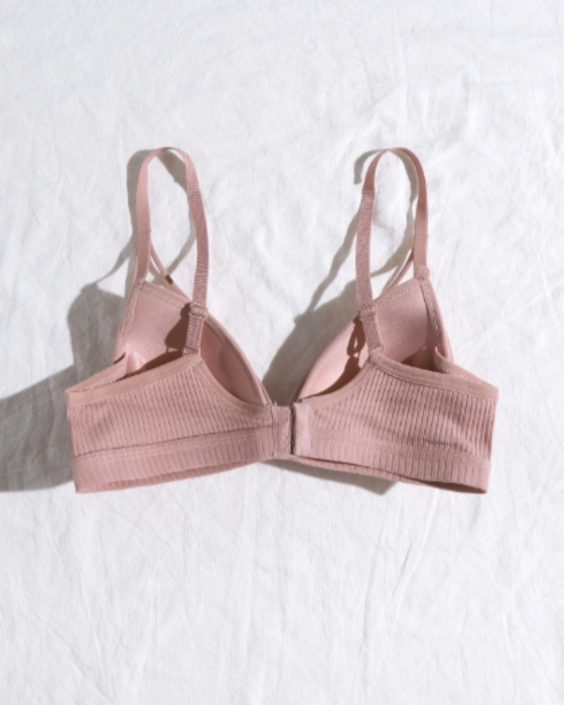 Completo di lingerie a righe con fasce decorative