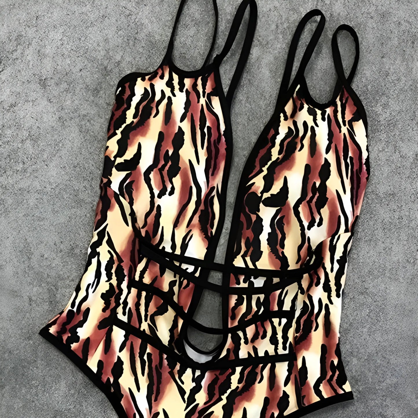 Stampa Animalier Costume intero con profonde aperture