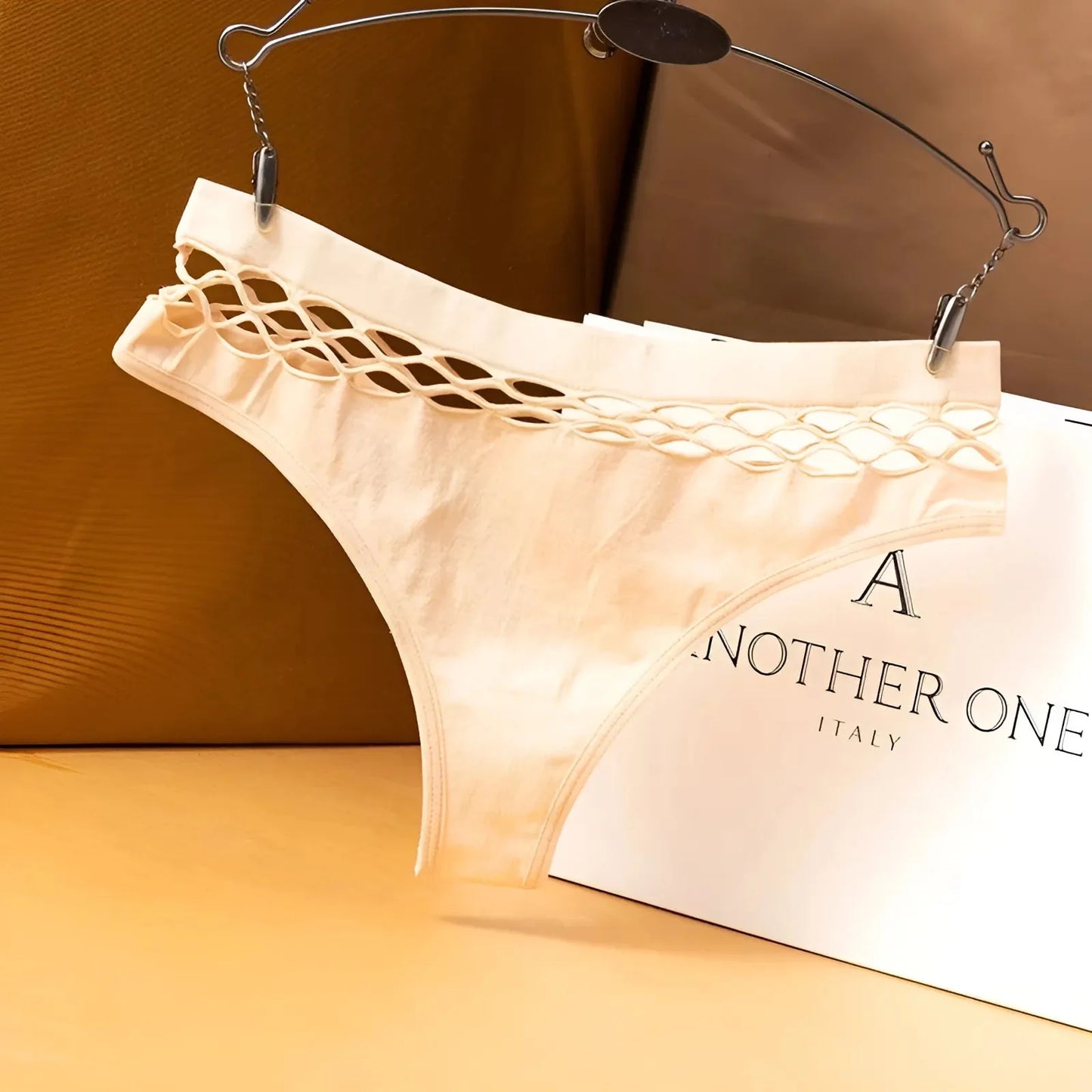 Beige Slip in pizzo a rete