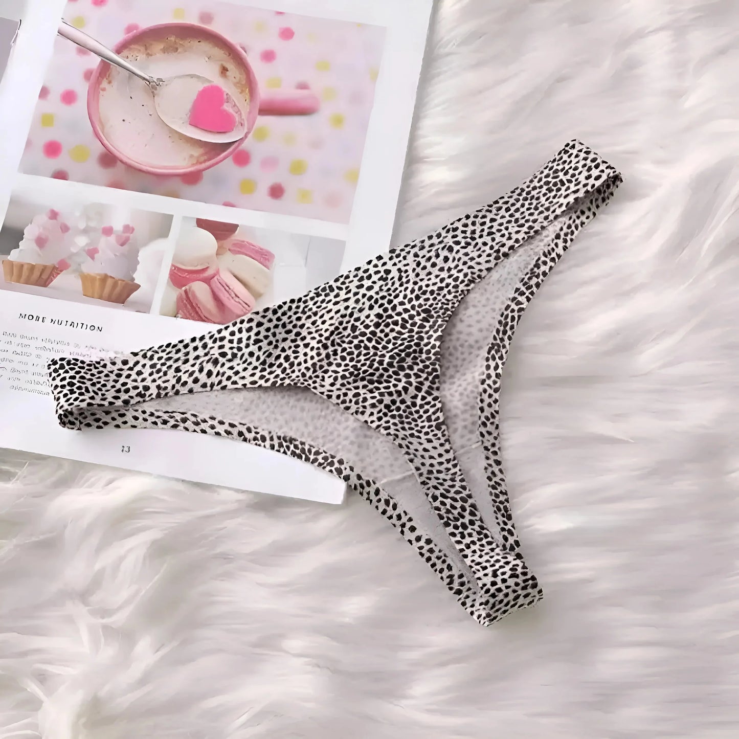 Beige String thong leopardato senza cuciture