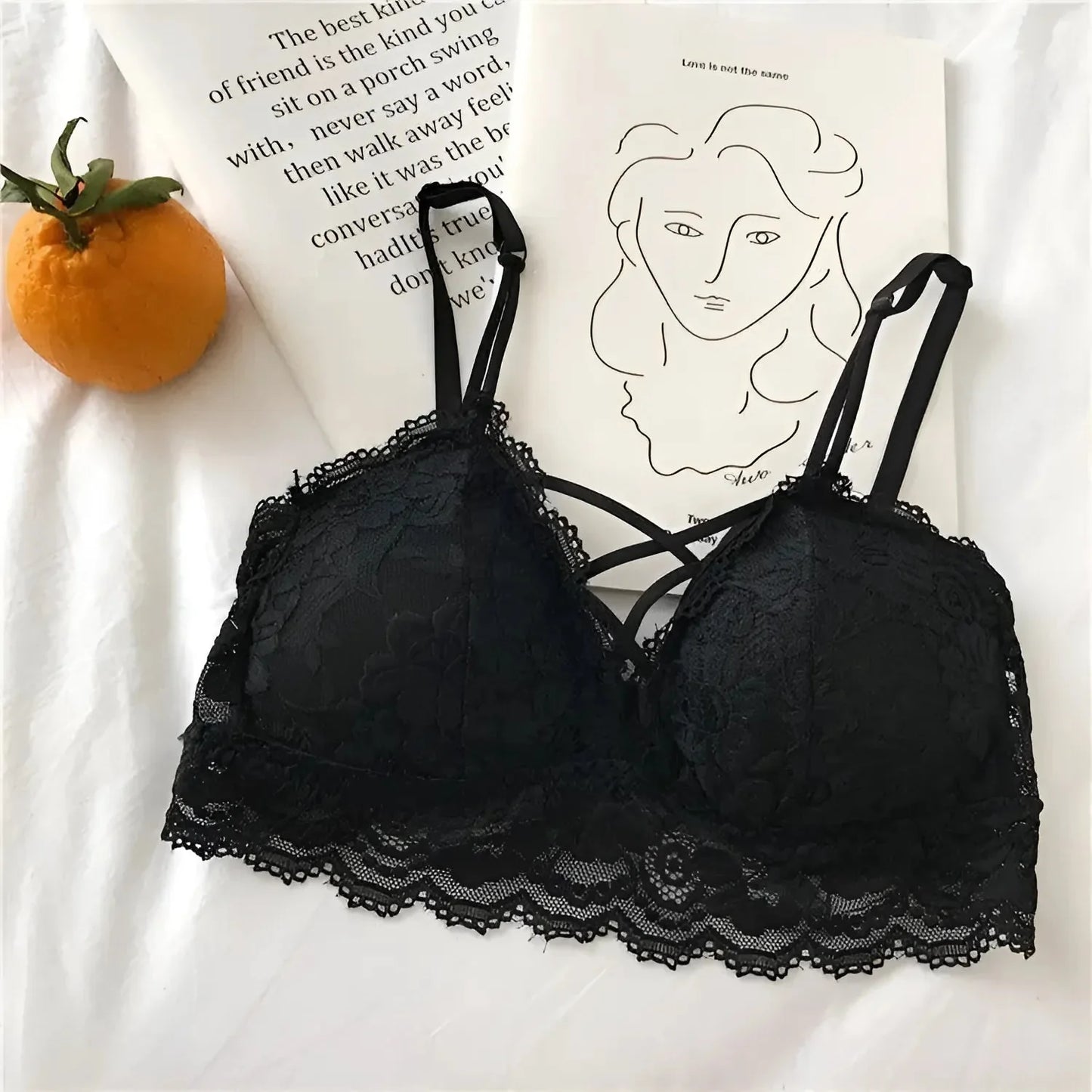 Nero Bralette in pizzo con design a vita bassa