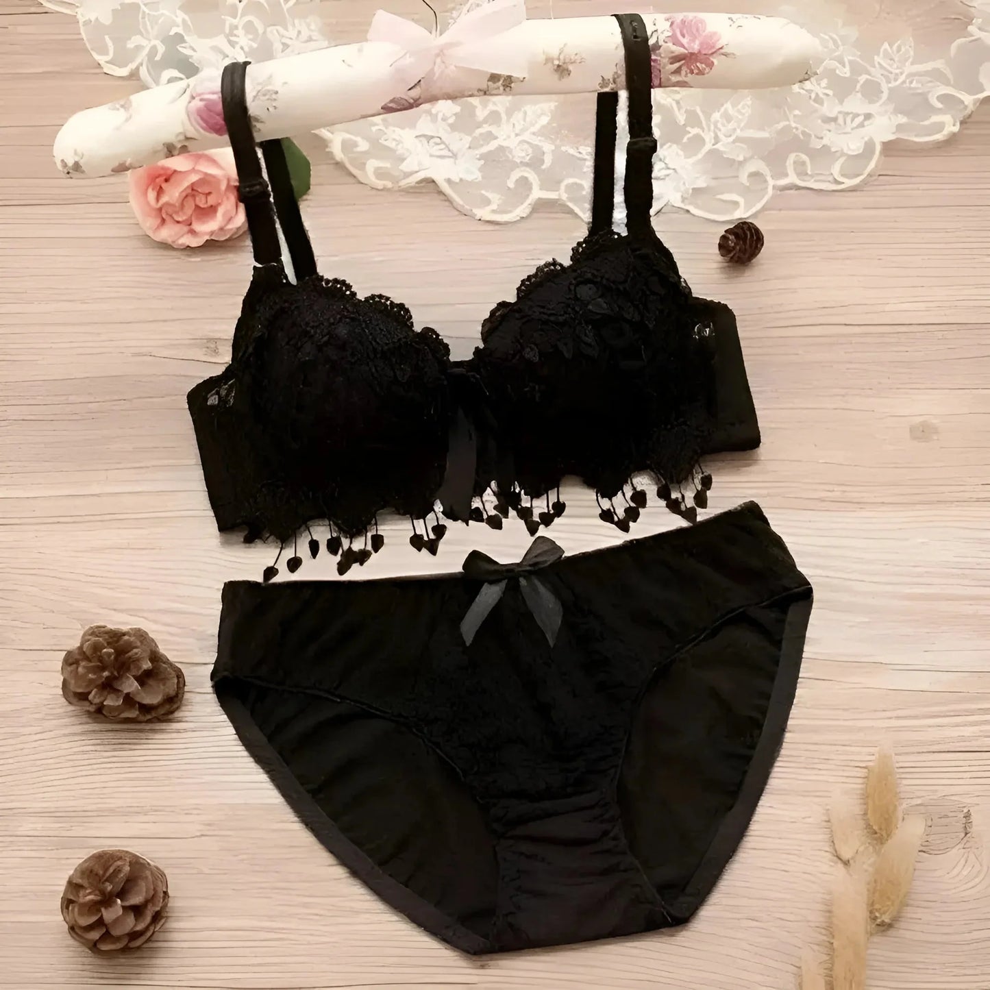 Nero Set di Lingerie in Pizzo con Motivo a Cuore