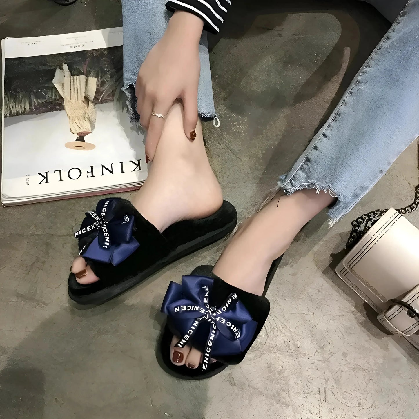 Nero Pantofole da donna con fiocchetto piccolo