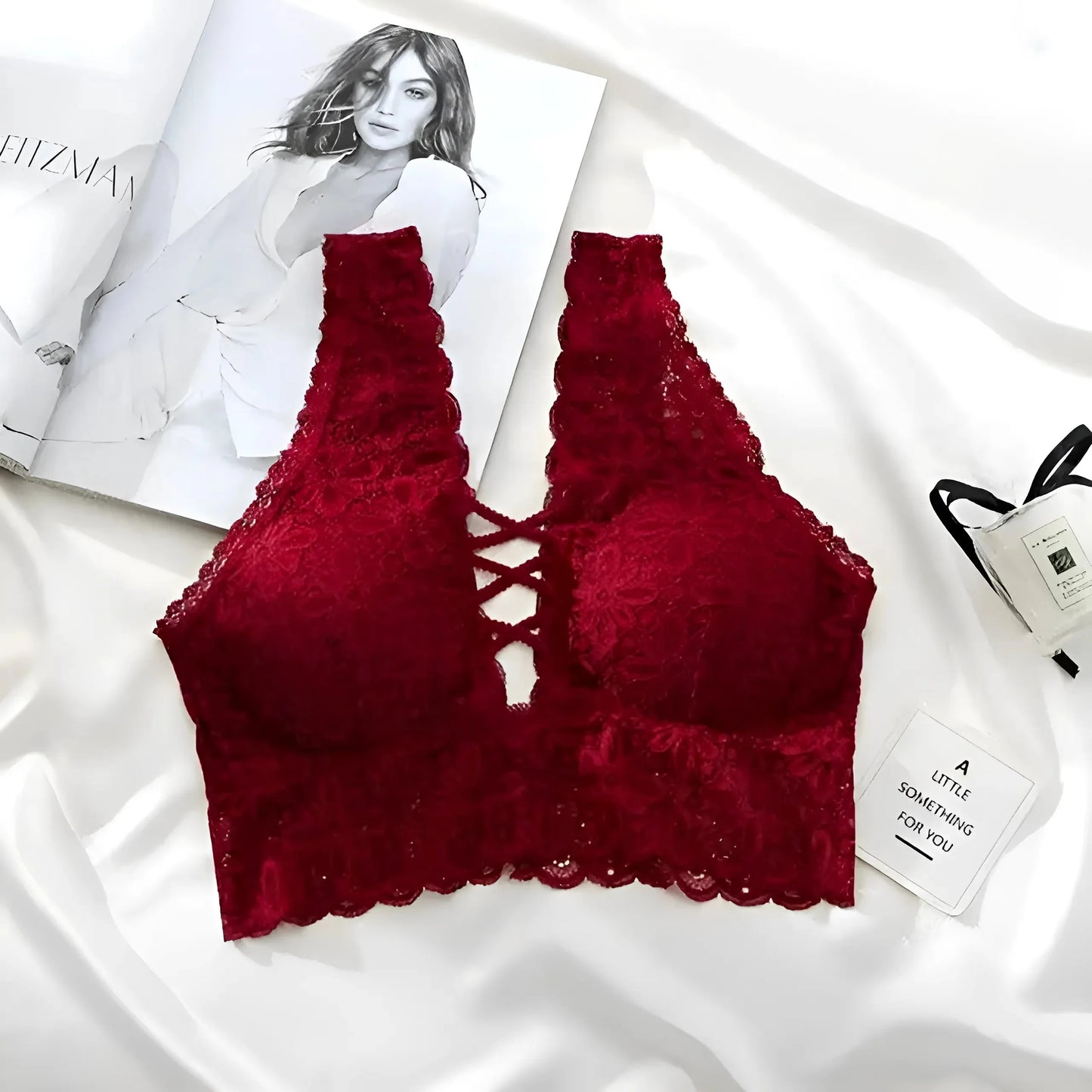 Borgogna Bralette in pizzo con spalline sul décolleté
